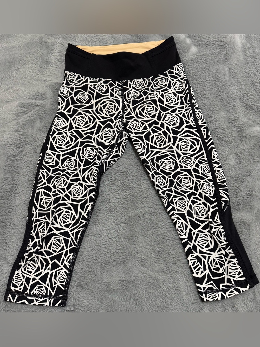 lululemon athletica Black & White Geometric Rose Print Capri Leggings
